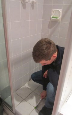 To give the best clean possible, we take 15-20 minutes in the average shower. We even buff the tapware.